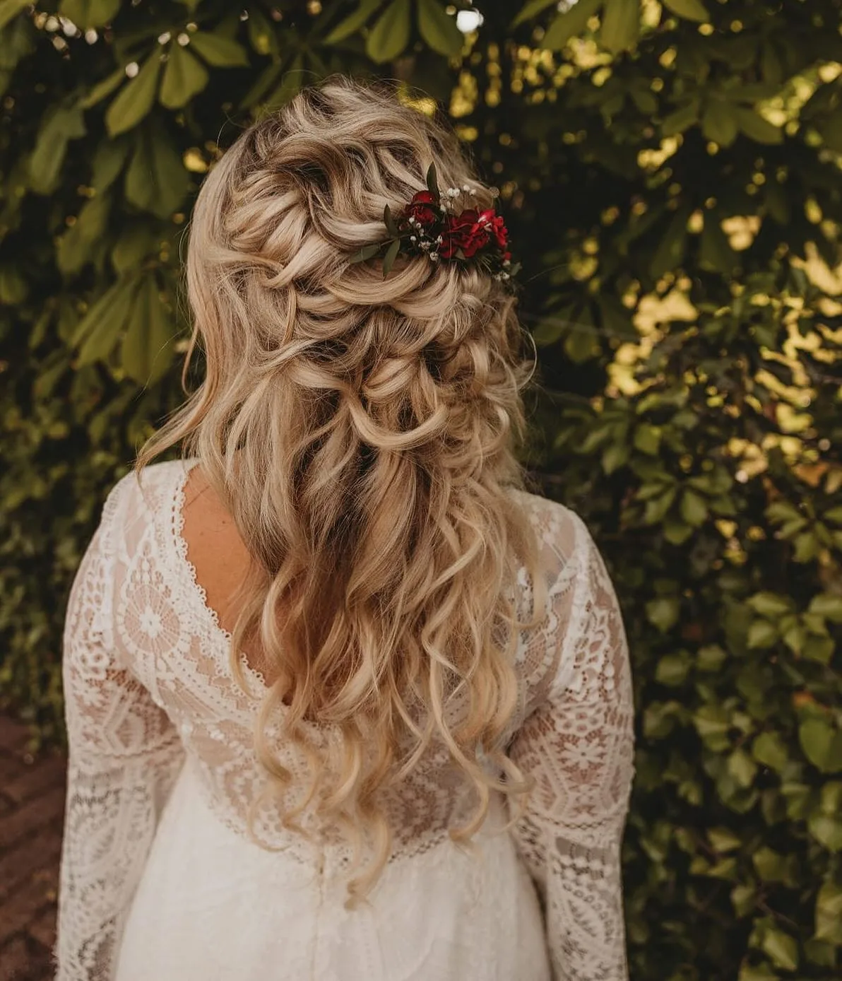 Bruid met halfopgestoken haar