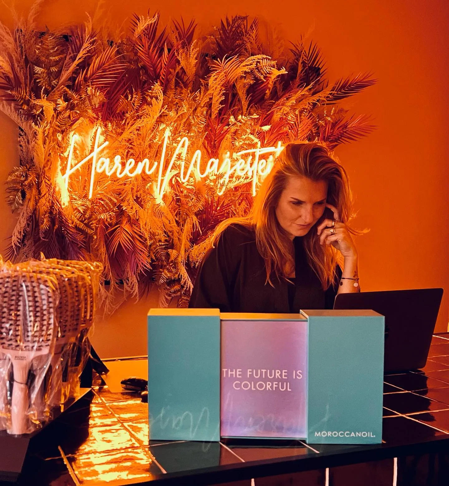 Het interieur van de salon van HarenMajesteit