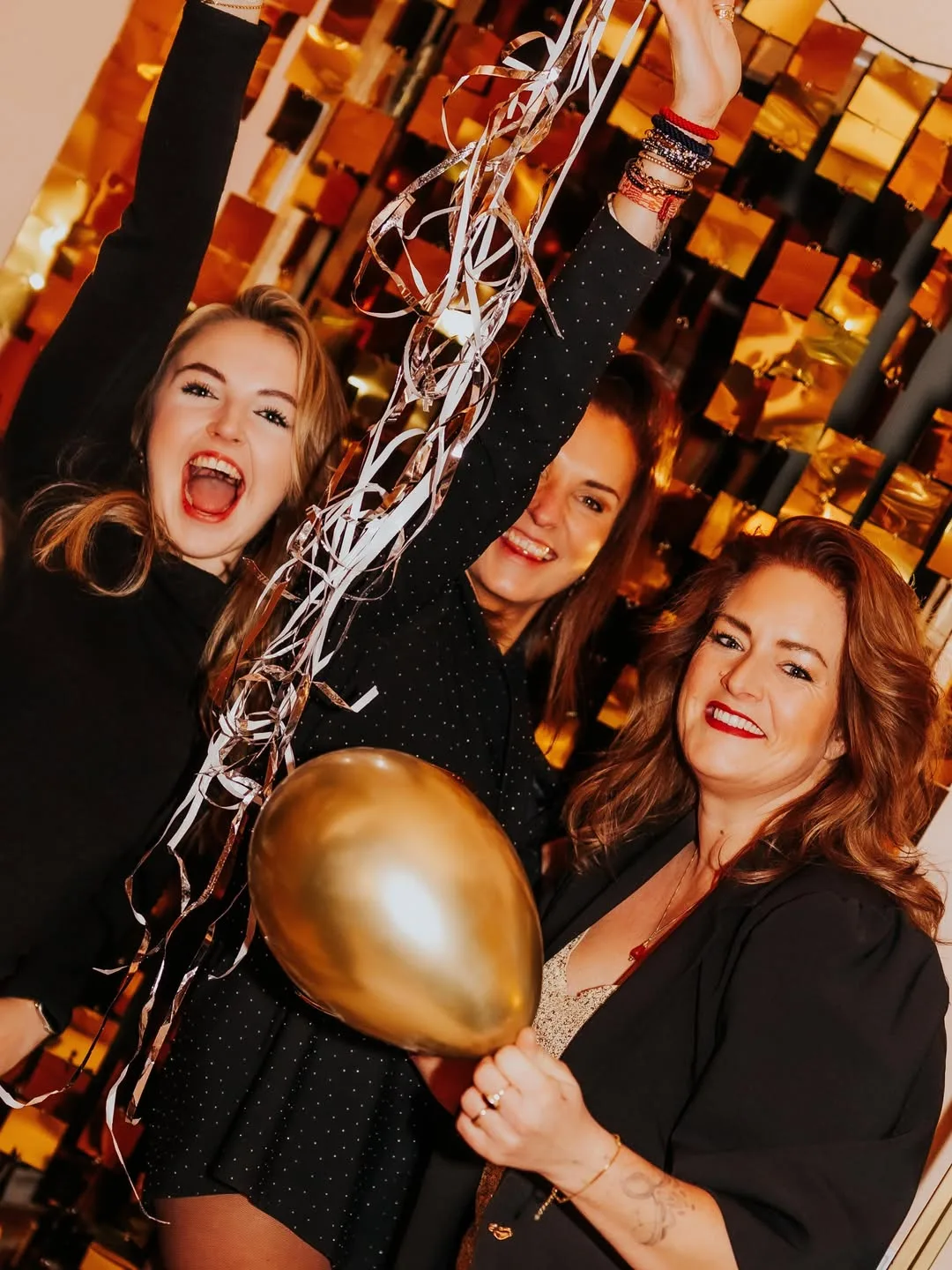 Het team van HarenMajesteit tijdens een feestelijk moment